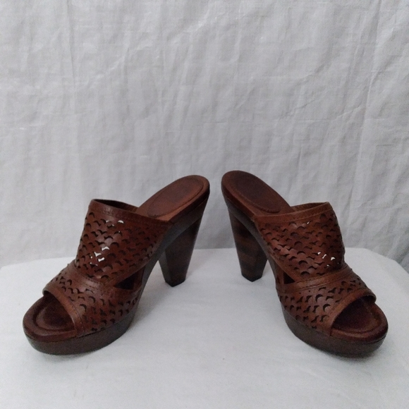 FRYE Sage Cut Mule - Picture 3 of 7